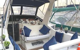 El Barco De Las Fiestas